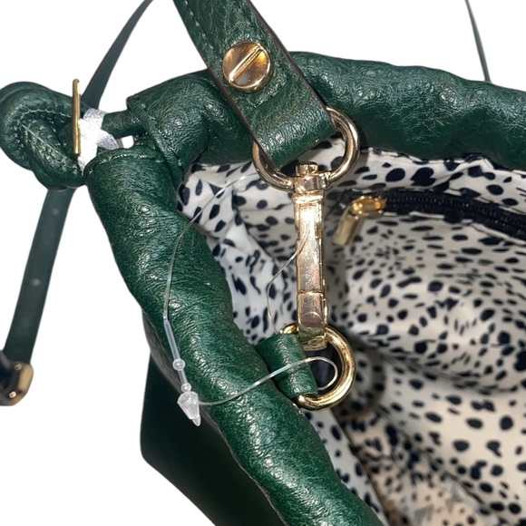 NWT Mali & Lili Green Vegan Crossbody Bag with Pouch - Picture 12 of 17